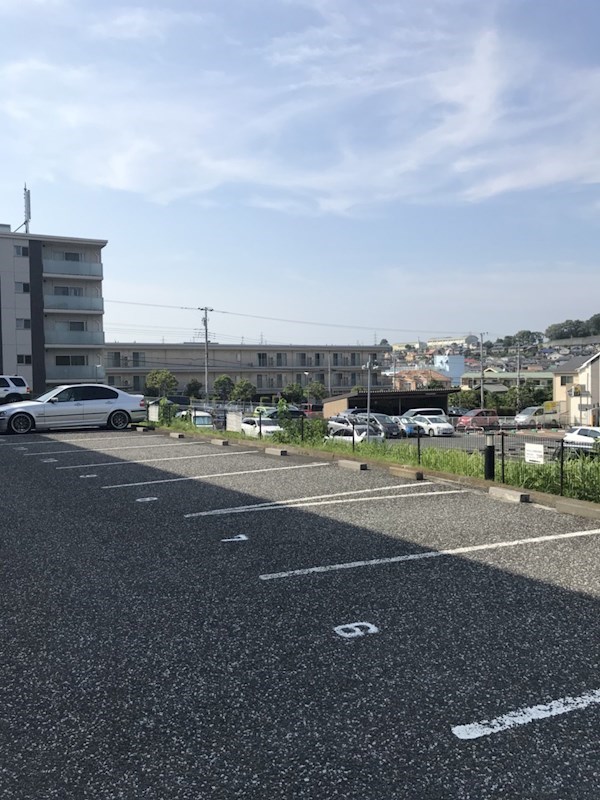フェニックス佐藤 敷地内駐車場